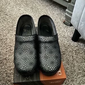 Dansko black medallion